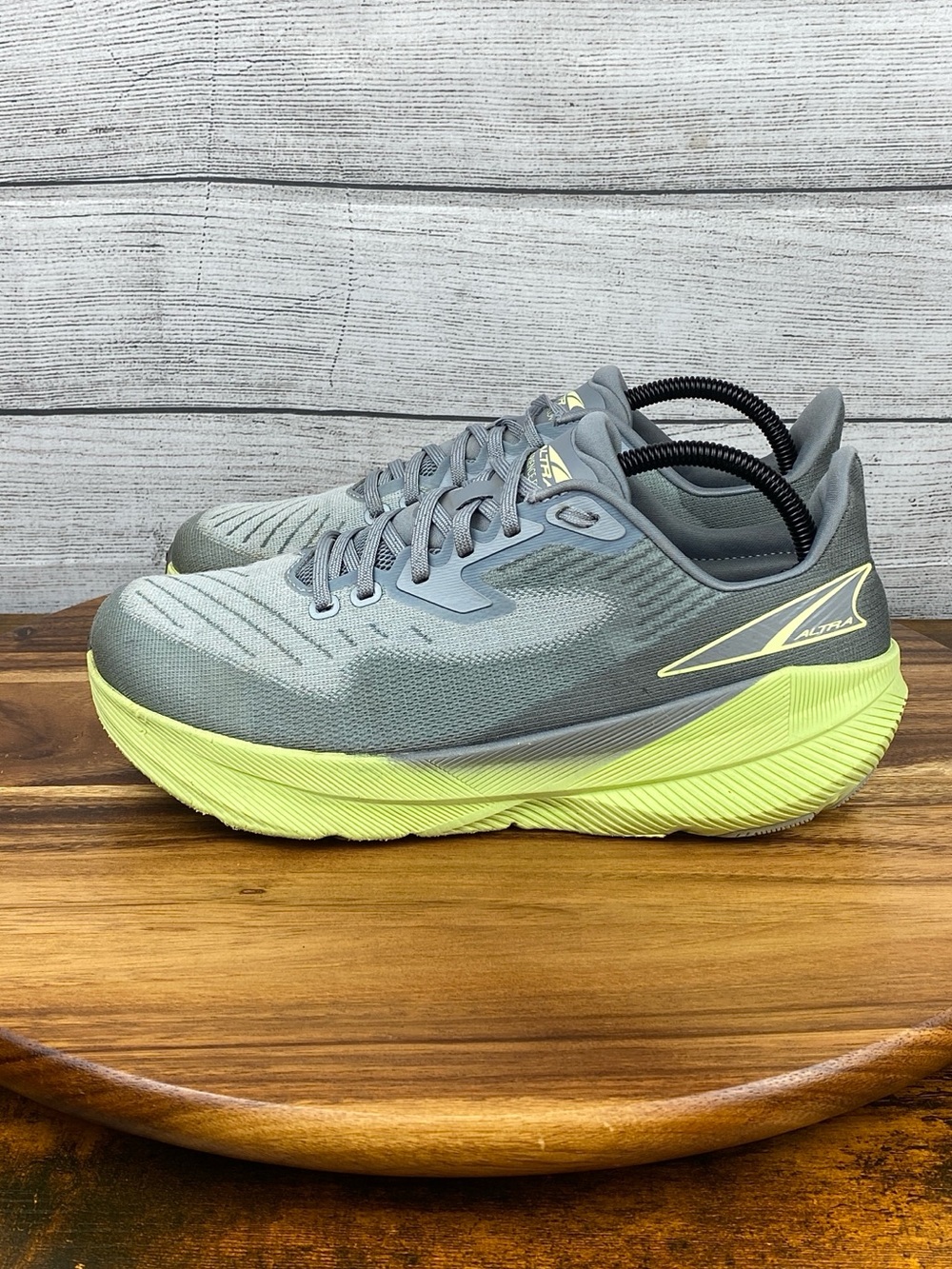 Altra Experience Flow Grey Yellow Running Shoe Men’s Size 8.5 / Women’s Size 10